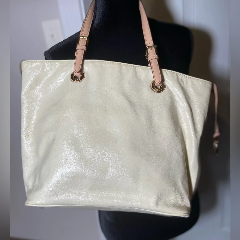 Michael Kors~Soft~Shiny~Cream~Leather~Tote Bag~Dual Adjustable Straps~Logo Charm